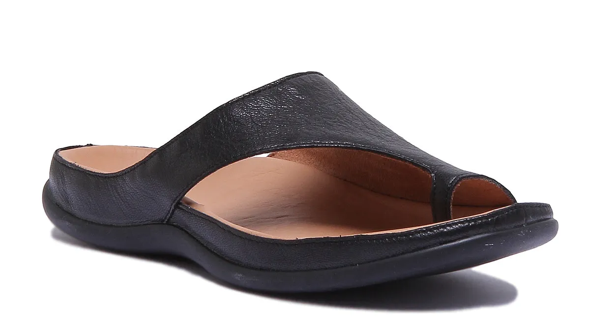 Strive Capri Sandalia de cuero con lazo en el dedo del pie para mujer en negro