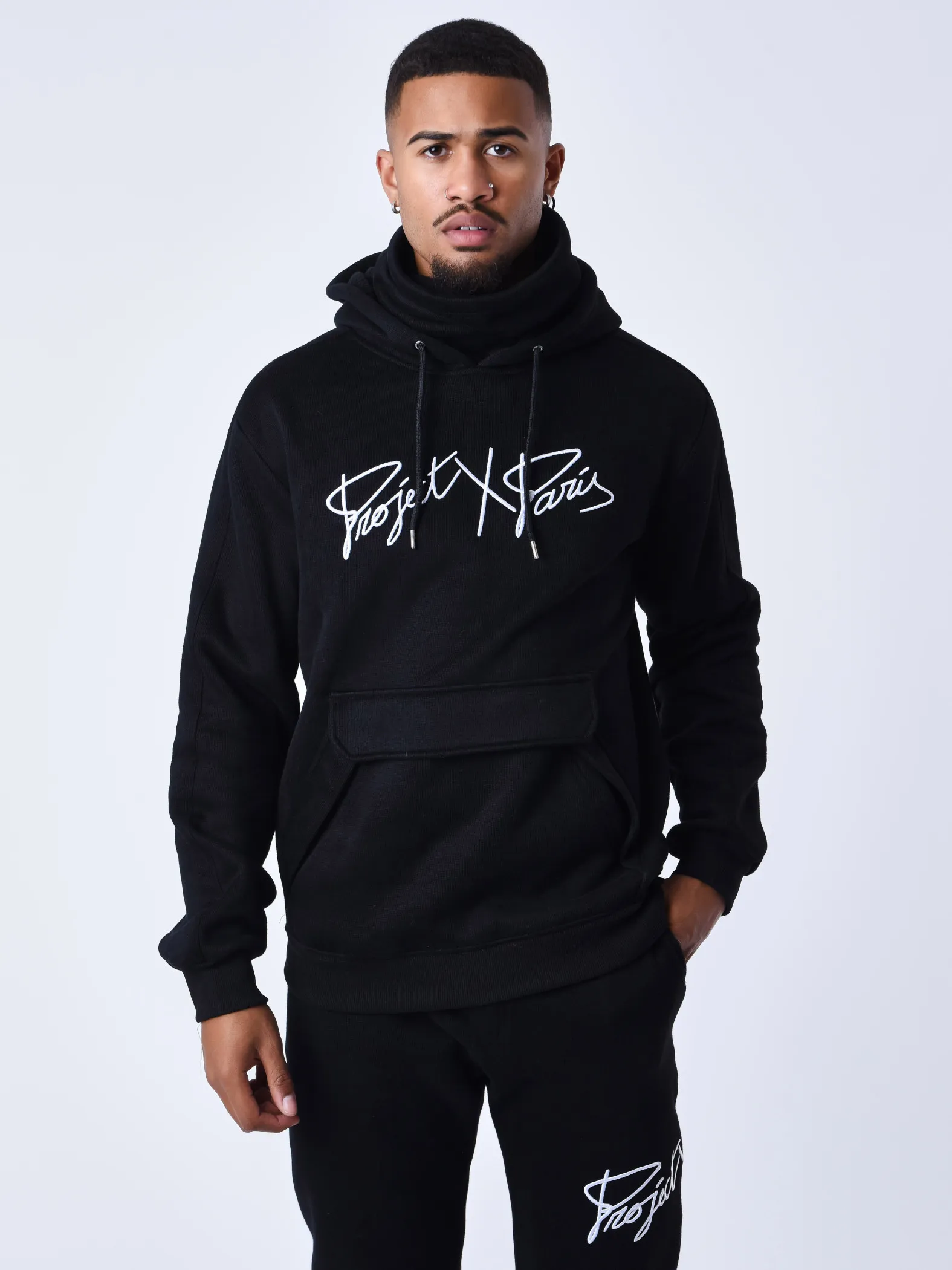 Sudadera de punto con capucha y cuello alto