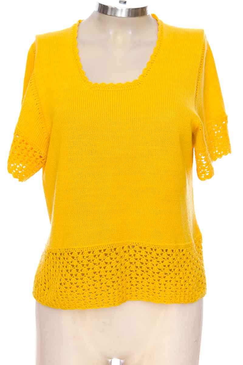 SWEATER COLOR AMARILLO  CLOSEANDO