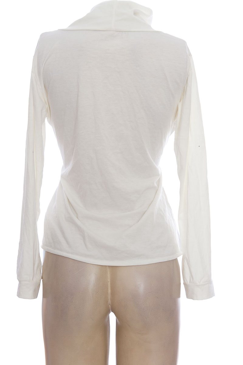 SWEATER COLOR BEIGE  CLOSEANDO