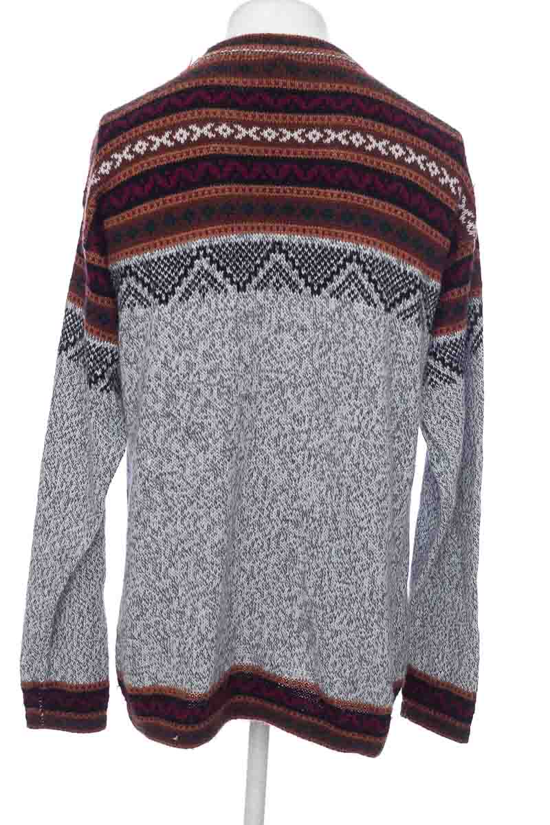 SWEATER COLOR GRIS  CLOSEANDO