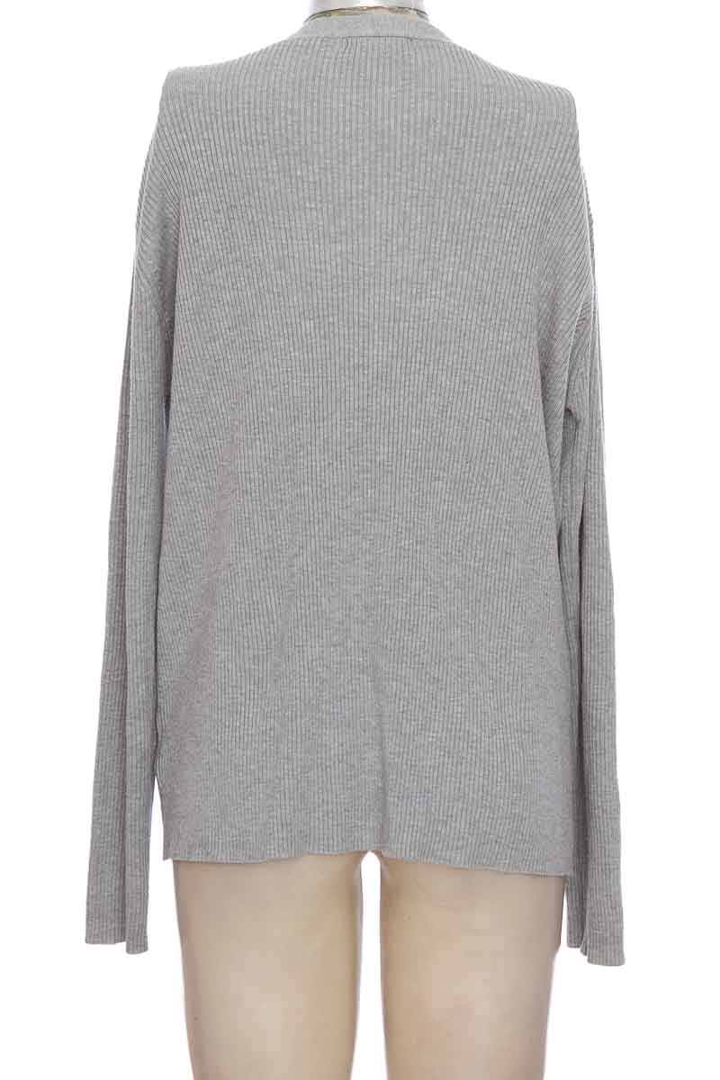 SWEATER COLOR GRIS  PATPRIMO