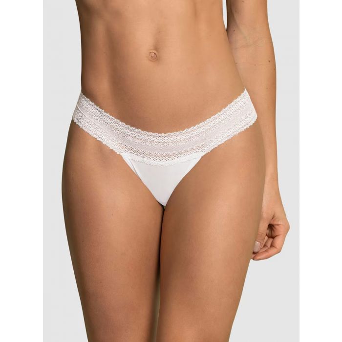 Tanga con laterales en encaje Leonisa 72296M