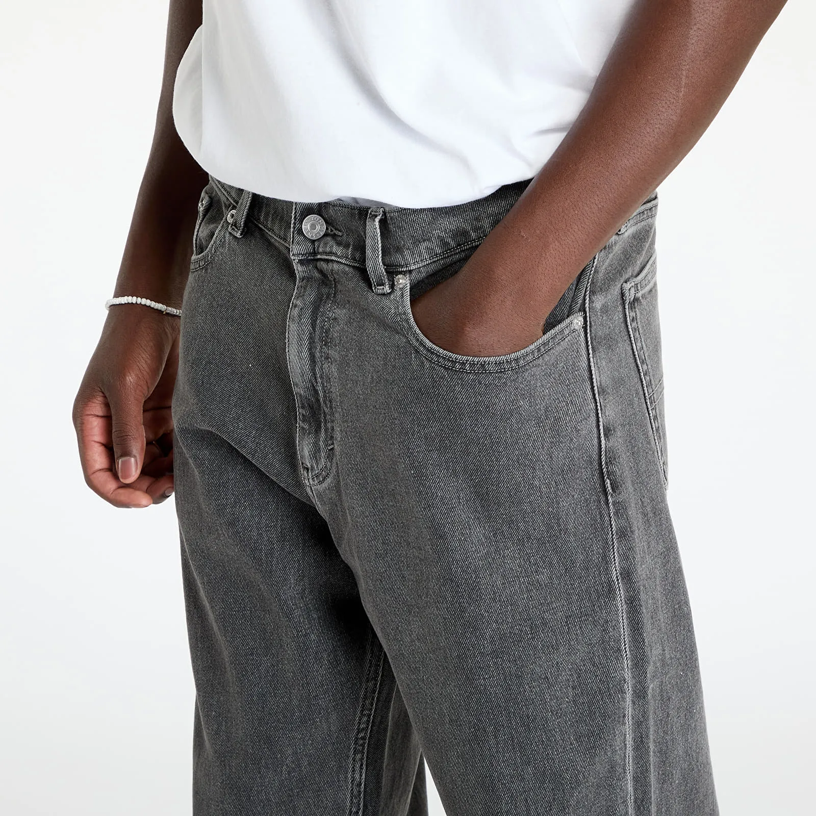 Tommy Jeans Isaac Relaxed Tapered Jeans
