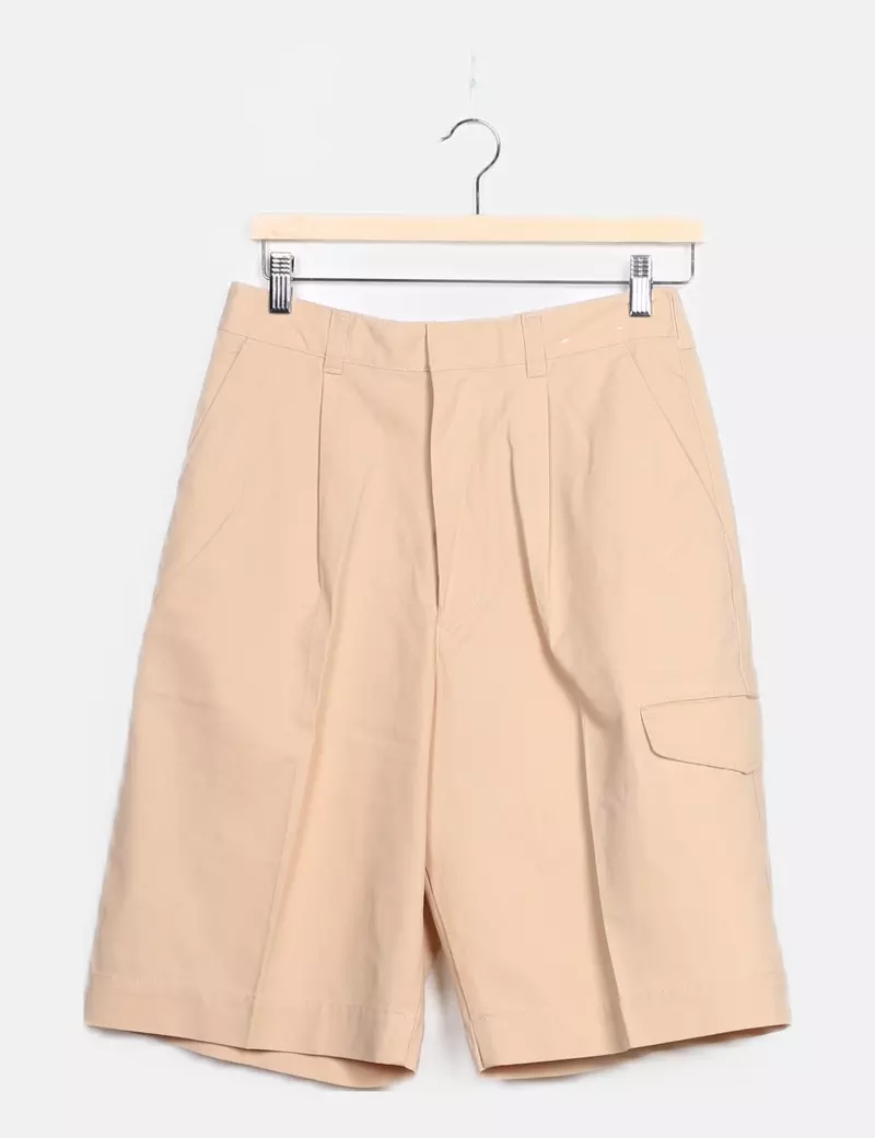 UNIQLO Bermuda pinzas beige