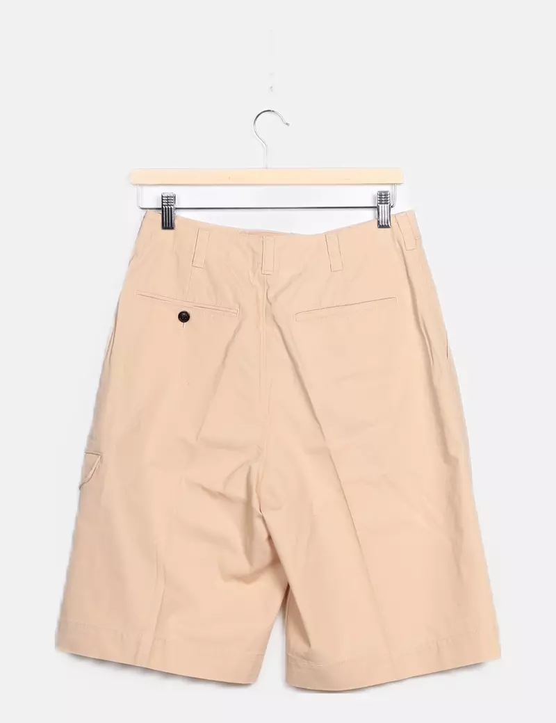 UNIQLO Bermuda pinzas beige