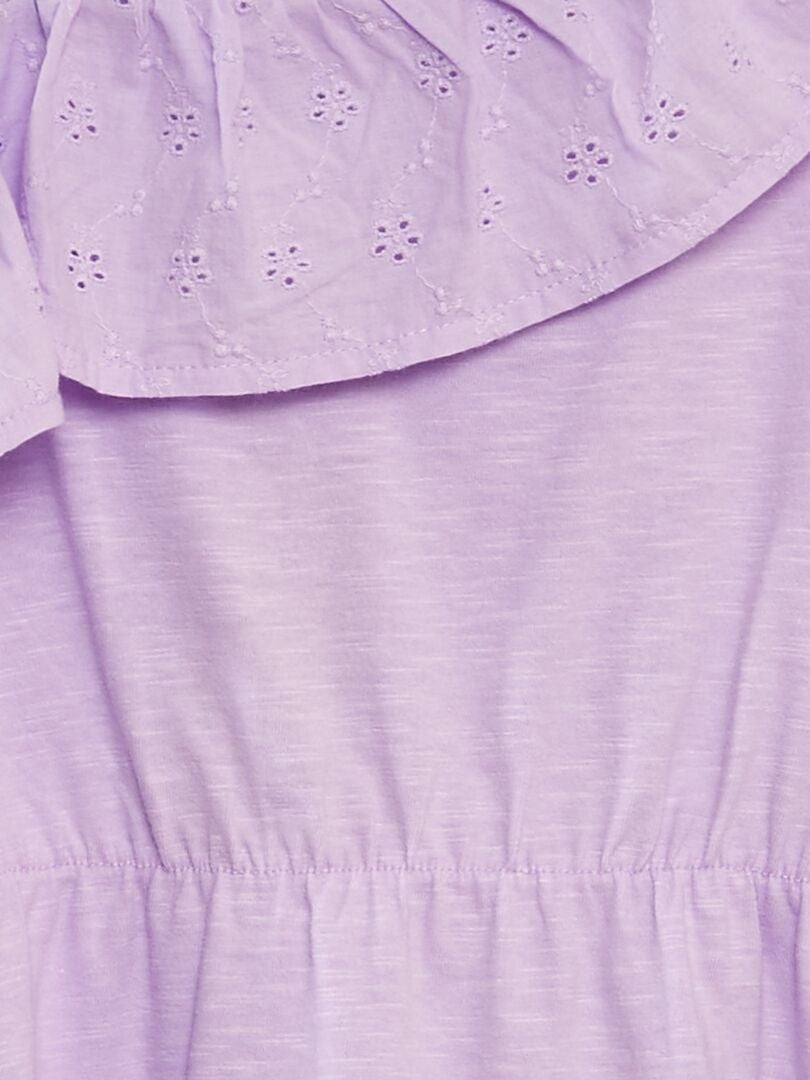 VESTIDO CON VOLANTE EN EL CUELLO DE BORDADO INGLéS  PURPURA