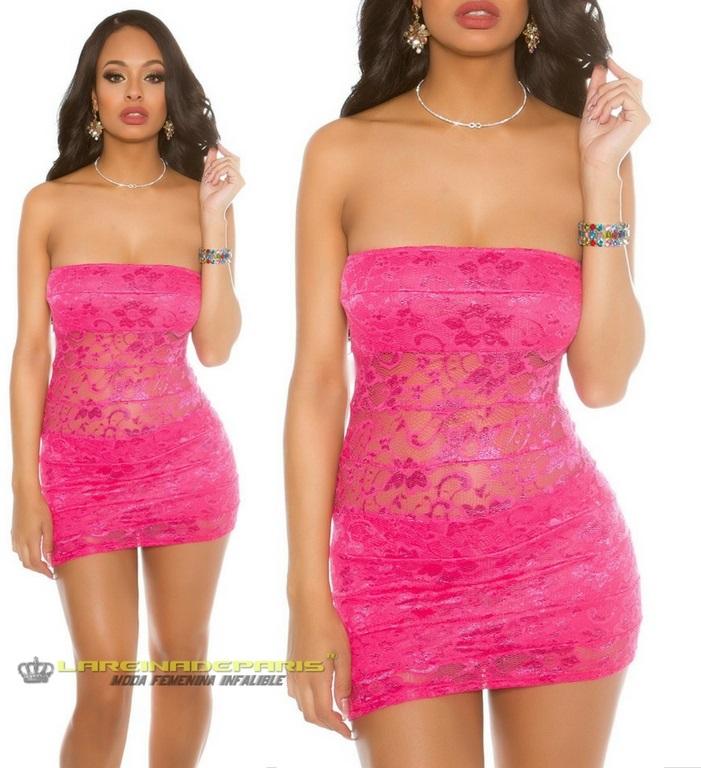 Vestido fucsia diminuto de encaje 