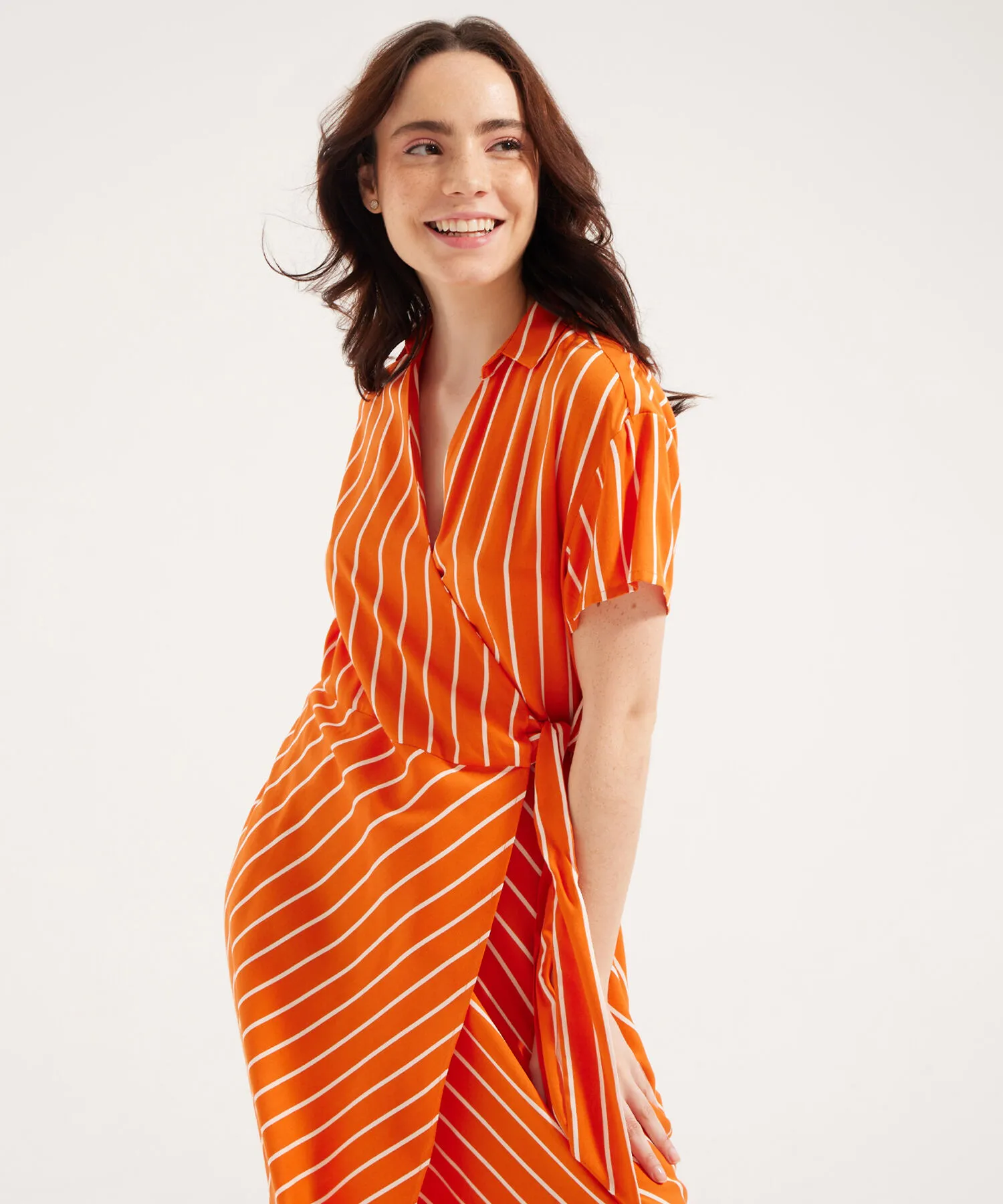 VESTIDO LARGO CON ESTAMPADO DE RAYAS