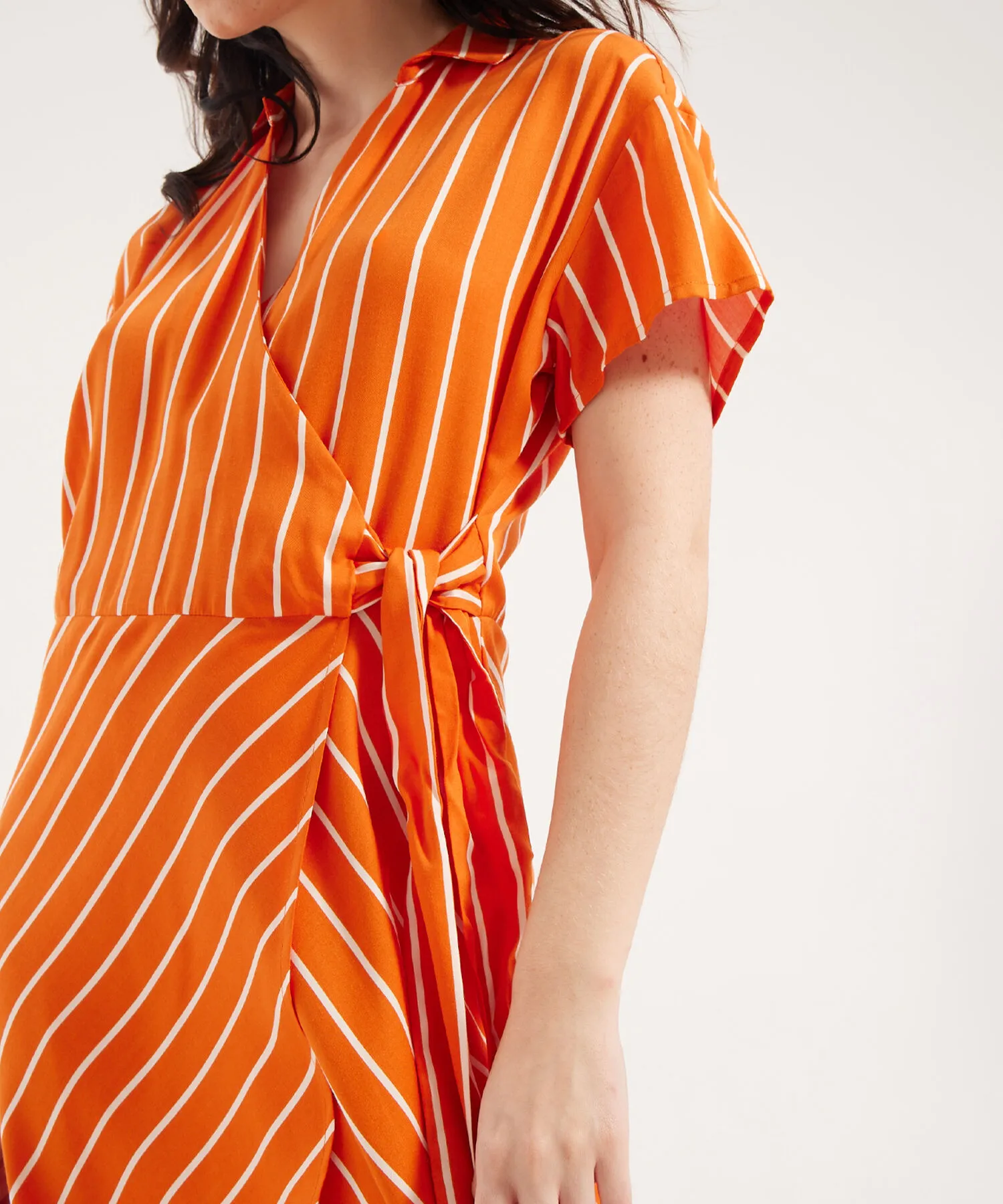 VESTIDO LARGO CON ESTAMPADO DE RAYAS