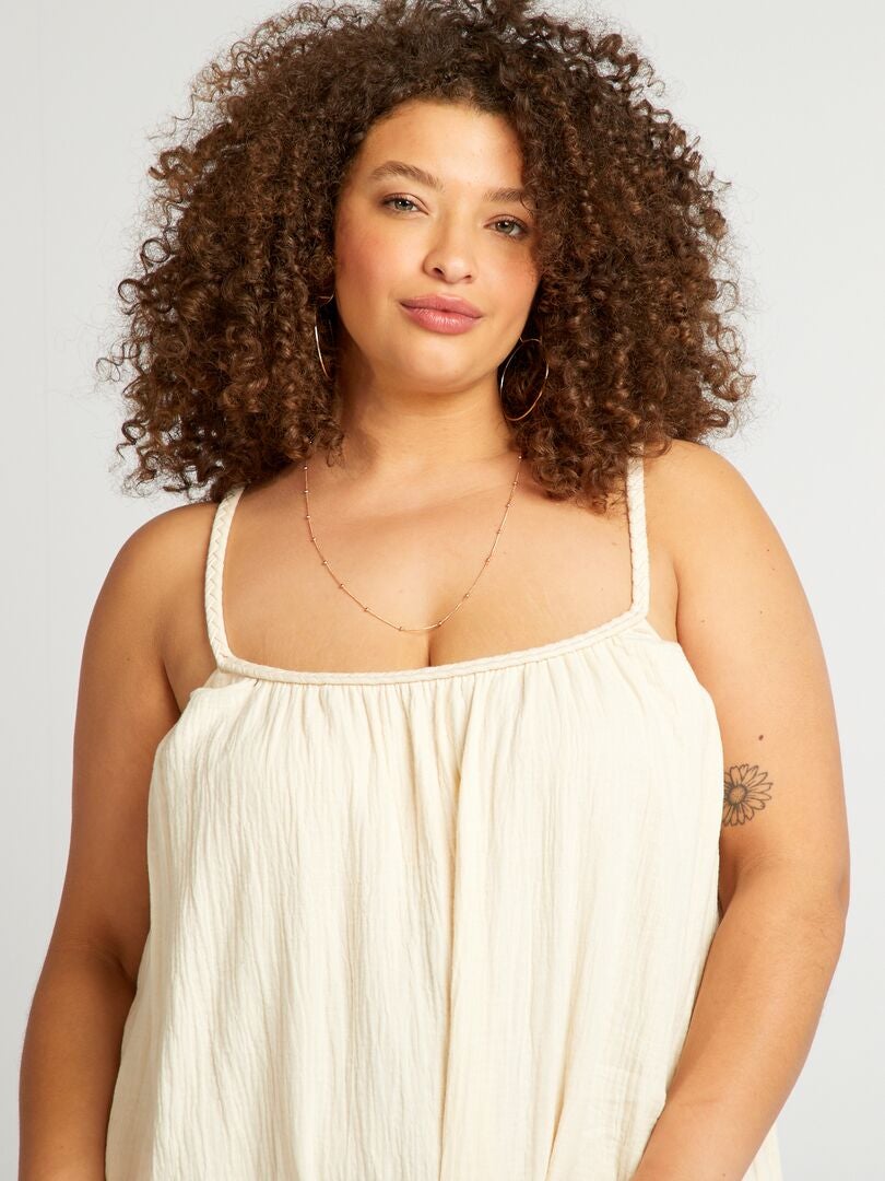 VESTIDO LARGO CON VOLANTE Y TIRANTES TRENZADOS  BEIGE