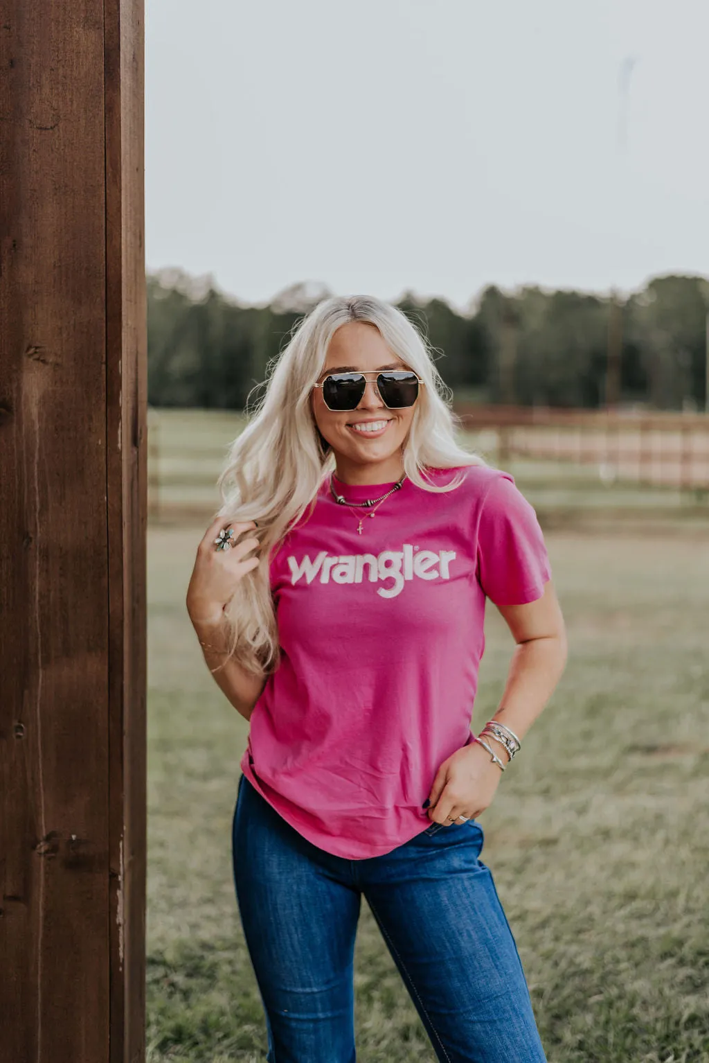 WOMEN'S WRANGLER VERY BERRY LOGO TEE