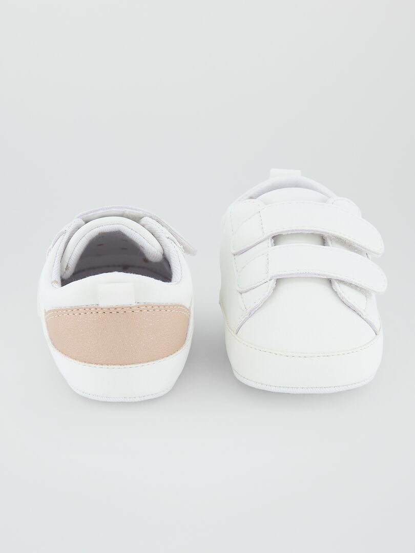 ZAPATILLAS MODERNAS CON VELCROS  BLANCO
