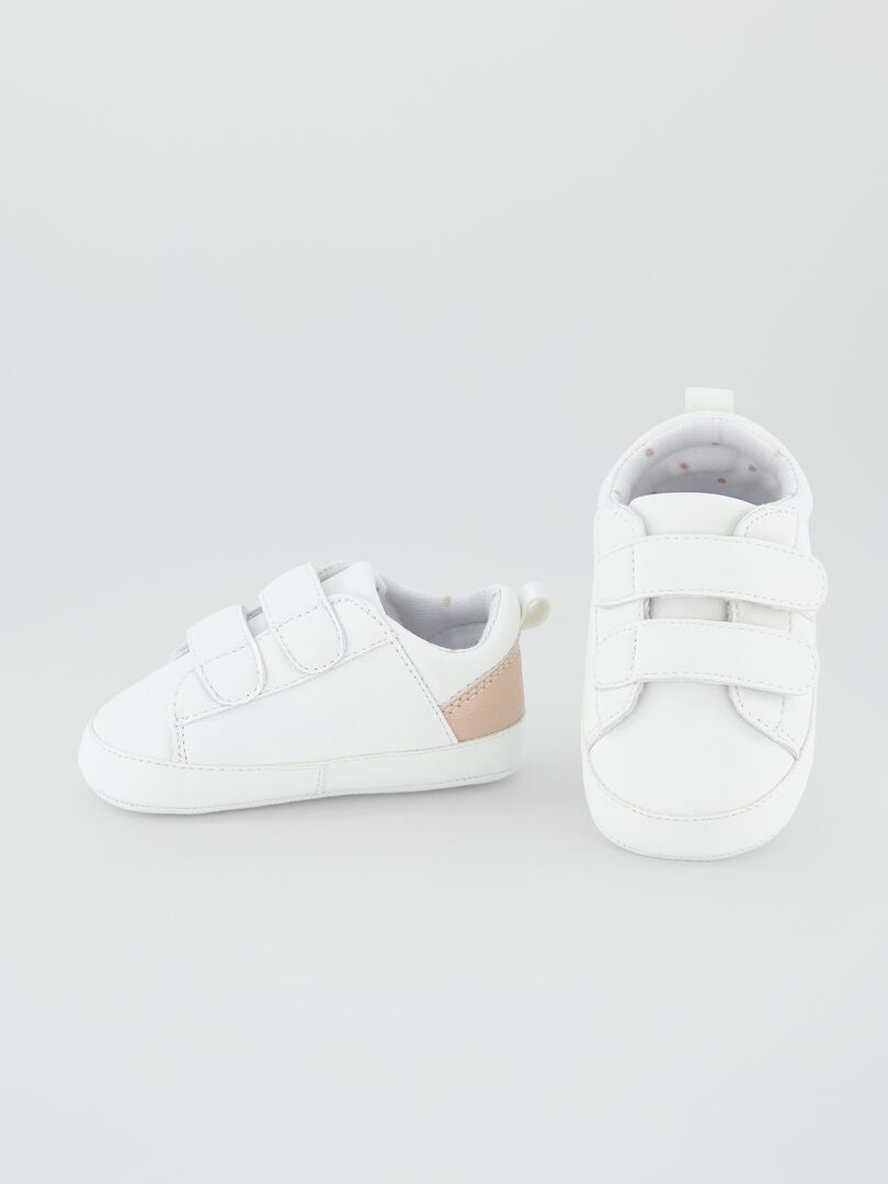 ZAPATILLAS MODERNAS CON VELCROS  BLANCO