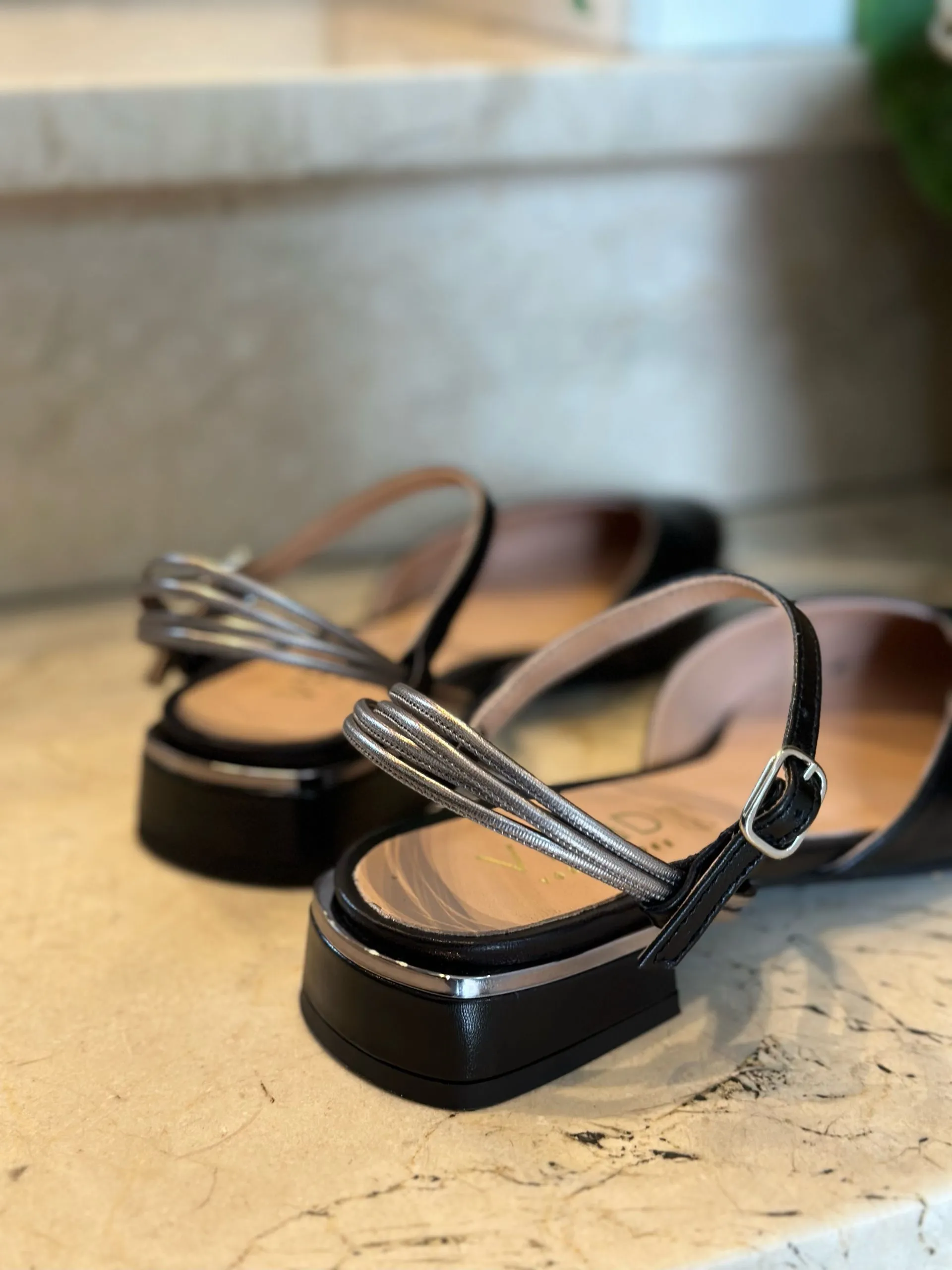 Zapato Juno Destalonado Piel Negro
