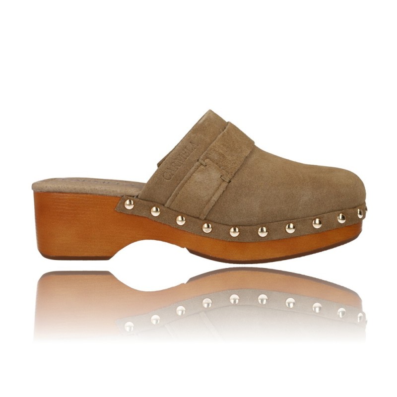 ZUECOS PARA MUJER DE CARMELA 160452  TACóN Y TACHAS METáLICAS
