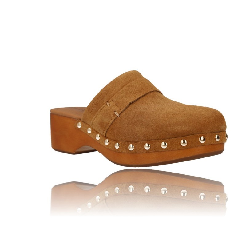 ZUECOS PARA MUJER DE CARMELA 160452  TACóN Y TACHAS METáLICAS