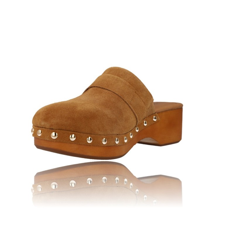ZUECOS PARA MUJER DE CARMELA 160452  TACóN Y TACHAS METáLICAS